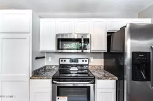 1633 E Lakeside Dr, Gilbert, AZ 85234 - Photo 4