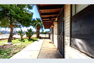 7508 W Orangewood Avenue #5, Glendale, AZ 85303 - Photo 2