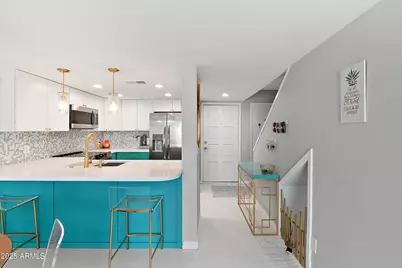 122 S Hardy Drive #8, Tempe, AZ 85281 - Photo 2