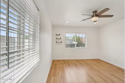 511 E Cheery Lynn Road, Phoenix, AZ 85012 - Photo 14