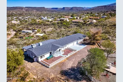 18870 E Ellen Drive, Black Canyon City, AZ 85324 - Photo 2