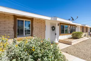 10362 W Oakmont Dr, Sun City, AZ 85351 - Photo 2