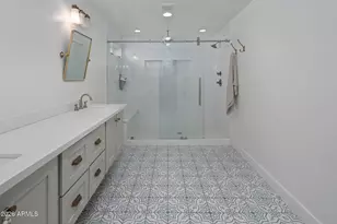 3109 N 41st Pl, Phoenix, AZ 85018 - Photo 16