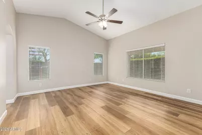 163 W Liberty Lane, Gilbert, AZ 85233 - Photo 14