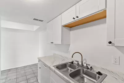 5202 N 42nd Lane, Phoenix, AZ 85019 - Photo 18