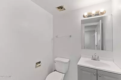 5202 N 42nd Lane, Phoenix, AZ 85019 - Photo 10