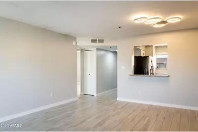 7494 E Earll Drive #304, Scottsdale, AZ 85251 - Photo 2