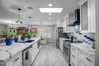 18414 N 104th Avenue, Sun City, AZ 85373 - Photo 8