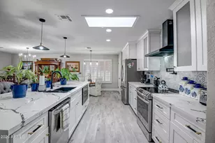 18414 N 104th Ave, Sun City, AZ 85373 - Photo 8