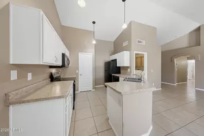 16011 N 35th Drive, Phoenix, AZ 85053 - Photo 12