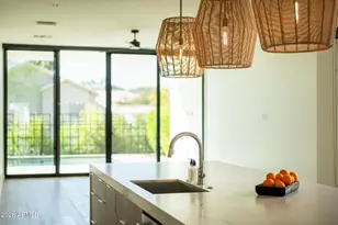 1729 E Winchcomb Dr, Phoenix, AZ 85022 - Photo 20