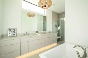 1729 E Winchcomb Dr, Phoenix, AZ 85022 - Photo 24