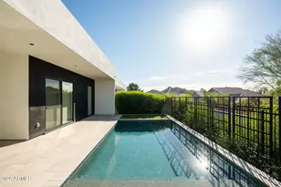 1729 E Winchcomb Dr, Phoenix, AZ 85022 - Photo 40