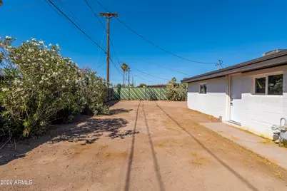 4230 N 49th Drive, Phoenix, AZ 85031 - Photo 32