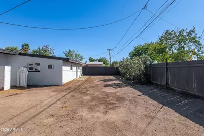 4230 N 49th Drive, Phoenix, AZ 85031 - Photo 36
