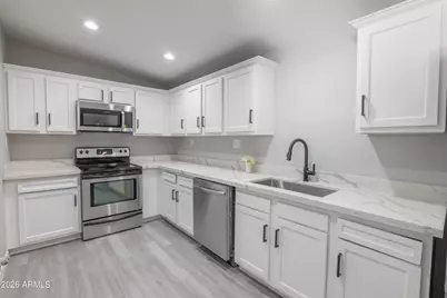 4230 N 49th Drive, Phoenix, AZ 85031 - Photo 12