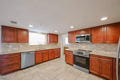 10624 N 25th Street, Phoenix, AZ 85028 - Photo 2