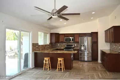 9614 W Echo Lane, Peoria, AZ 85345 - Photo 8