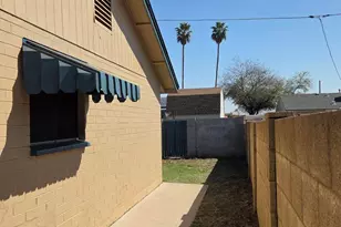 4057 N 79th Dr, Phoenix, AZ 85033 - Photo 4