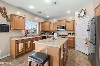 7639 W Georgetown Way, Florence, AZ 85132 - Photo 6