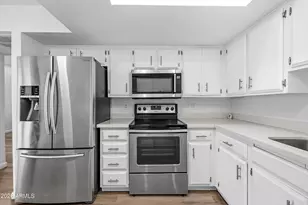 6820 S Snyder Ln, Tempe, AZ 85283 - Photo 8