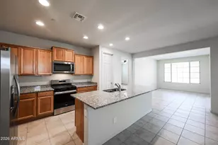 13438 W Copper Leaf Ln, Peoria, AZ 85383 - Photo 2