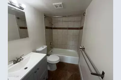 17 E Ruth Avenue #Unit 305, Phoenix, AZ 85020 - Photo 8