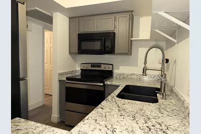 17 E Ruth Avenue #Unit 305, Phoenix, AZ 85020 - Photo 4
