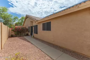 15587 W Rio Vista Ln, Goodyear, AZ 85338 - Photo 10