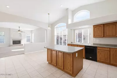12434 W Monte Vista Road, Avondale, AZ 85392 - Photo 10