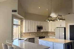 768 E Irma Ln, Phoenix, AZ 85024 - Photo 6