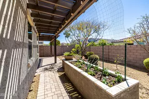511 E Pasaro Dr, Phoenix, AZ 85085 - Photo 40