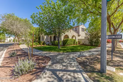 20477 W Springfield Street, Buckeye, AZ 85396 - Photo 2