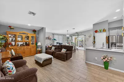 1939 E Encinas Lane, Phoenix, AZ 85040 - Photo 6