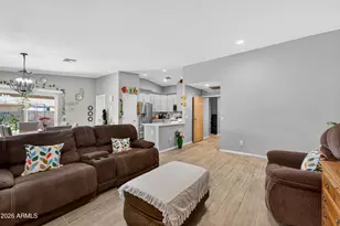 1939 E Encinas Ln, Phoenix, AZ 85040 - Photo 8