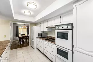 15666 N Lakeforest Dr, Sun City, AZ 85351 - Photo 12