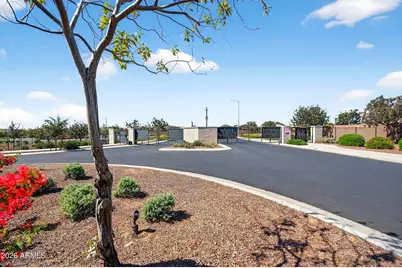 9440 W Willow Bend Lane, Phoenix, AZ 85037 - Photo 56