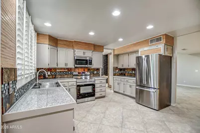 8647 E Devonshire Avenue, Scottsdale, AZ 85251 - Photo 26