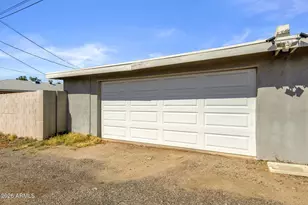 833 E Alice Ave, Phoenix, AZ 85020 - Photo 22