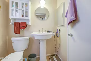 10022 W Kingswood Cir, Sun City, AZ 85351 - Photo 8