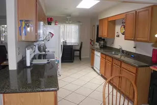 10022 W Kingswood Cir, Sun City, AZ 85351 - Photo 1