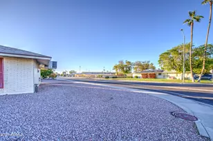 10022 W Kingswood Cir, Sun City, AZ 85351 - Photo 14