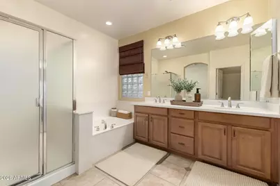 10438 E Knowles Avenue, Mesa, AZ 85209 - Photo 6