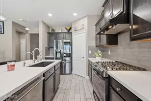 1096 E Flamingo Way, Gilbert, AZ 85297 - Photo 10