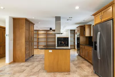 8643 E Sandalwood Drive, Scottsdale, AZ 85250 - Photo 12