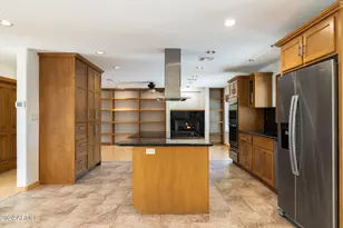 8643 E Sandalwood Dr, Scottsdale, AZ 85250 - Photo 12