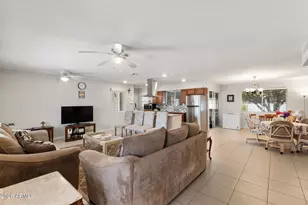 10026 W Riviera Dr, Sun City, AZ 85351 - Photo 12