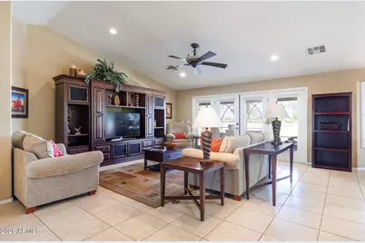 110 S Laura Lane, Casa Grande, AZ 85194 - Photo 14