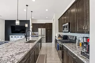 1912 W Kinfield Trail, Phoenix, AZ 85085 - Photo 4