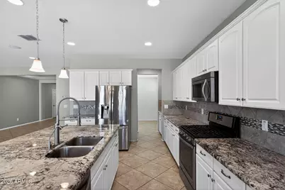 2138 W Ian Drive, Phoenix, AZ 85041 - Photo 4